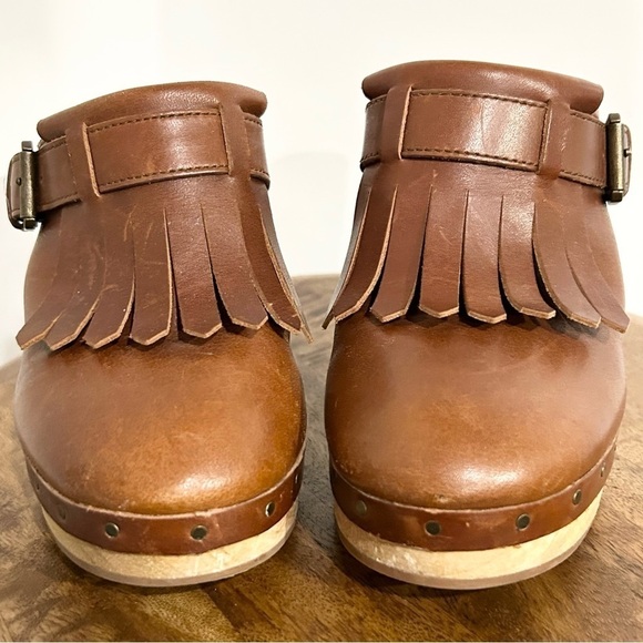 Madewell Classic Kiltie Fringe Clogs in Chestnut Brown 6.5 - Picture 6 of 8
